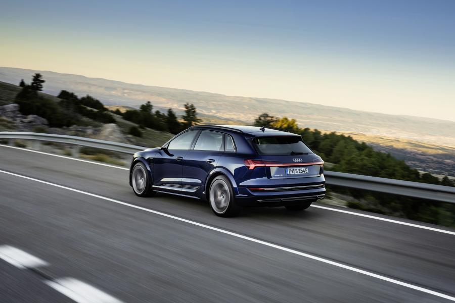  Audi e-tron S 2020 года  (WW) (фото 8 из 62)
